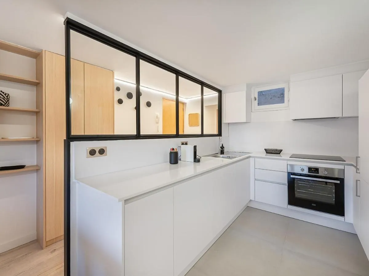 Appartement Renove Au Centre De Courchevel 1850, Proche Des Pistes Et Commerces - Fr-1-564-80 0*,