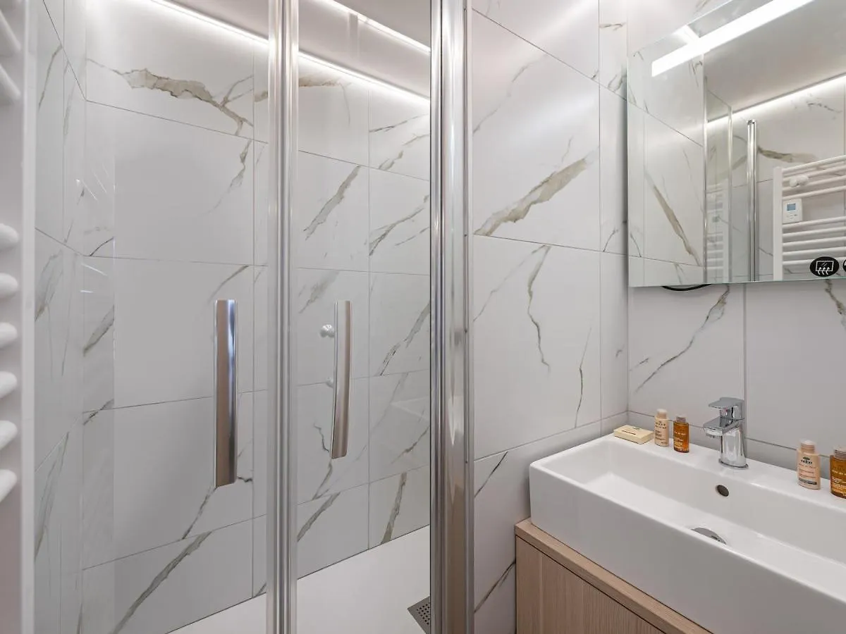 Appartement Renove Au Centre De Courchevel 1850, Proche Des Pistes Et Commerces - Fr-1-564-80 0*,  Francia